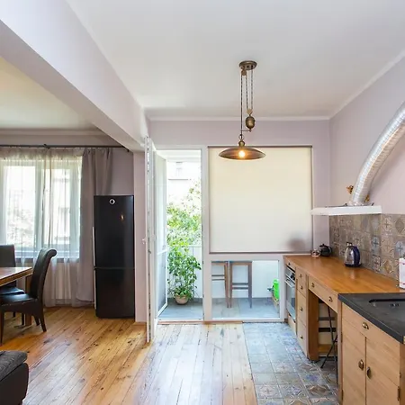 Colorful 2bdr In The Center