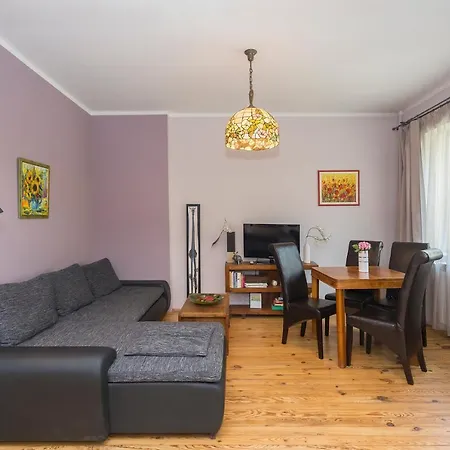 Colorful 2bdr In The Center Apartament *