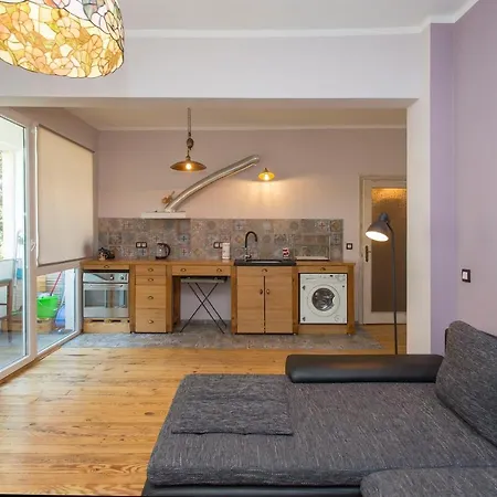 Apartament Colorful 2bdr In The Center