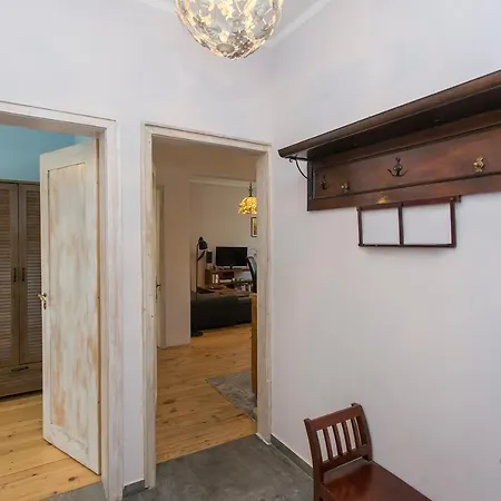 Apartament Colorful 2bdr In The Center *